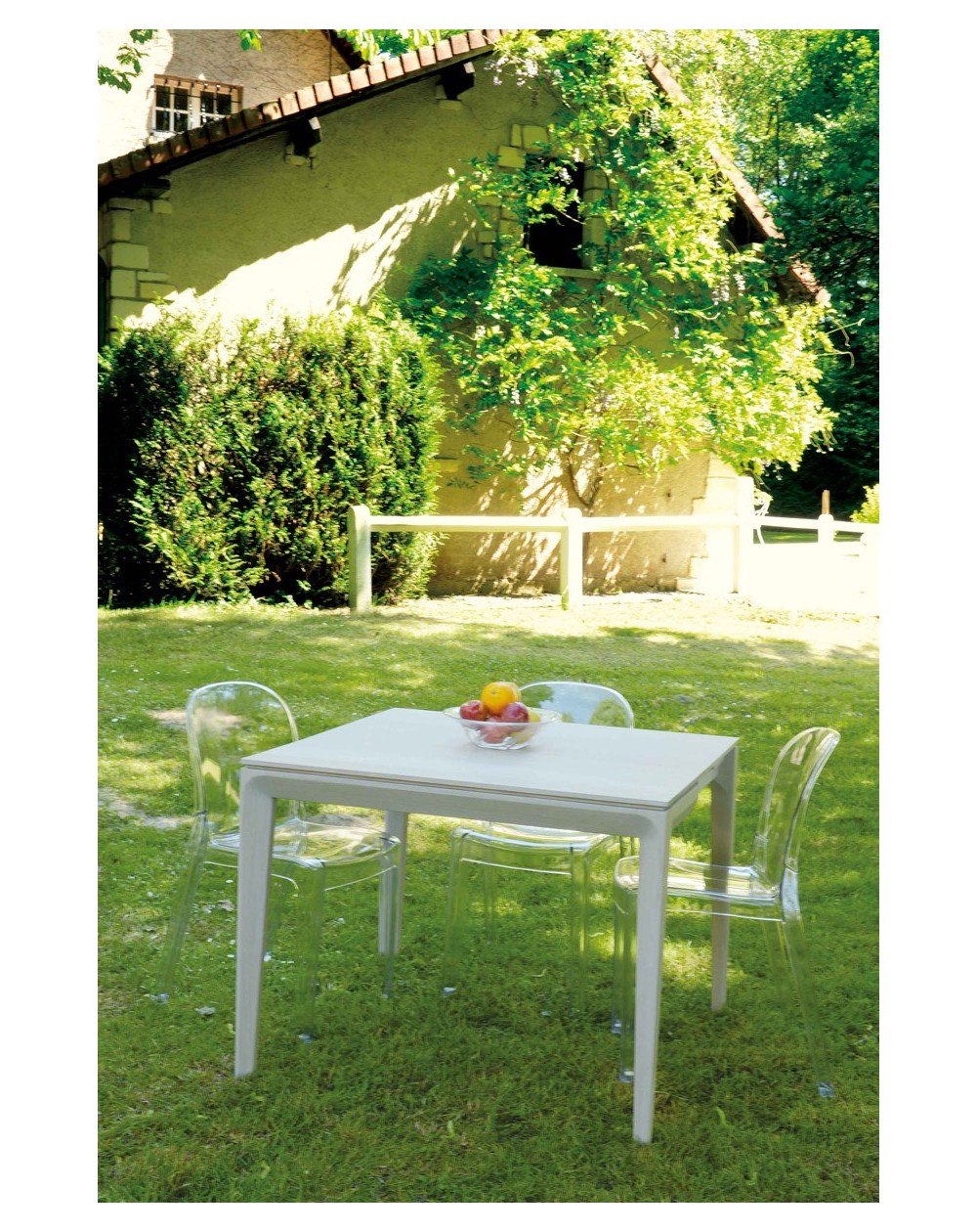 Ouverte avec une allonge, table au quotidien.