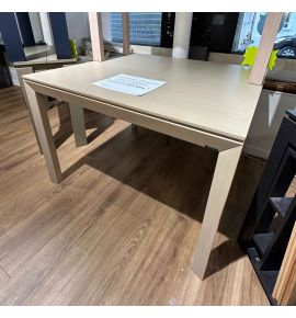 Table extensible Samba - 20 couverts - chene massif - modele d'exposition